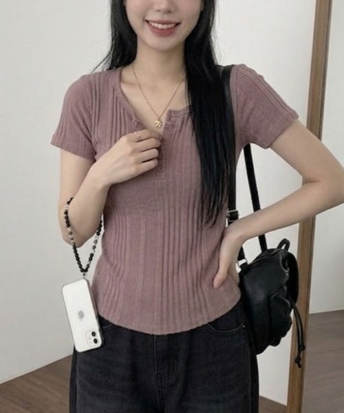 SHEPP(シープ)の「華奢見え効果抜群!スタイルアップ ハーフボタン ヘンリーネック 半袖リブカットソー ニットソー(Tシャツ/カットソー・レディース・グレー/ピンクベージュ/アイボリー/ブルー・L/M)」の16枚目の写真
