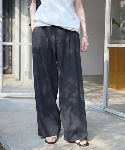 SLOBE IENA（スローブイエナ）の「《汗染み防止/接触冷感/吸水速乾/》PEストレッチイージースラックス（スラックス・レディース・ベージュ/ブラック・36/38）」の7枚目の写真