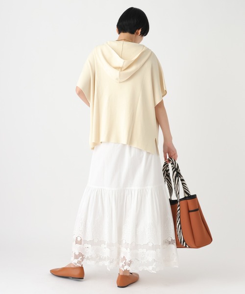 Elura（エルーラ）の「≪接触冷感≫冷感ポンチョニットジレ/664875（ベスト・レディース・ホワイト/ブラック/グレイッシュベージュ・FREE）」の7枚目の写真