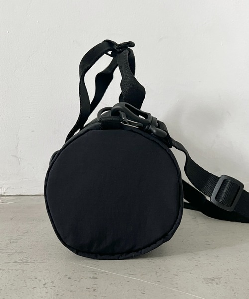 THE NORTH FACE(ザノースフェイス)の「THE NORTH FACE(ザ・ノースフェイス)/軽量 ショルダー ロゴプリント ブリーズ ロール クロス バッグ/BREEZE ROLL CROSS BAG(ショルダーバッグ・レディース・ブラック/オレンジ/ホワイト/ピンク・FREE)」の16枚目の写真