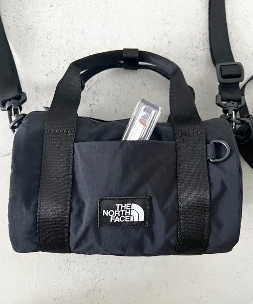 THE NORTH FACE(ザノースフェイス)の「THE NORTH FACE(ザ・ノースフェイス)/軽量 ショルダー ロゴプリント ブリーズ ロール クロス バッグ/BREEZE ROLL CROSS BAG(ショルダーバッグ・レディース・ブラック/オレンジ/ホワイト/ピンク・FREE)」の6枚目の写真