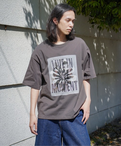 ATELANE(アテレーン)の「ATELANE / リラックスフィット プリント刺繍 クルーネック Tシャツ /アソート(Tシャツ/カットソー・メンズ・ブラック系その他2/グレー系その他/ホワイト系その他/グレー系その他3/グレー系その他2/ホワイト系その他4/杢グレー/ホワイト系その他2/ブラック系その他/ブラック系その他5/ブラック系その他3/ホワイト/ブラック/チャコールグレー/ブラック系その他4/ホワイト系その他3・LARGE/X-LARGE/MEDIUM)」の15枚目の写真