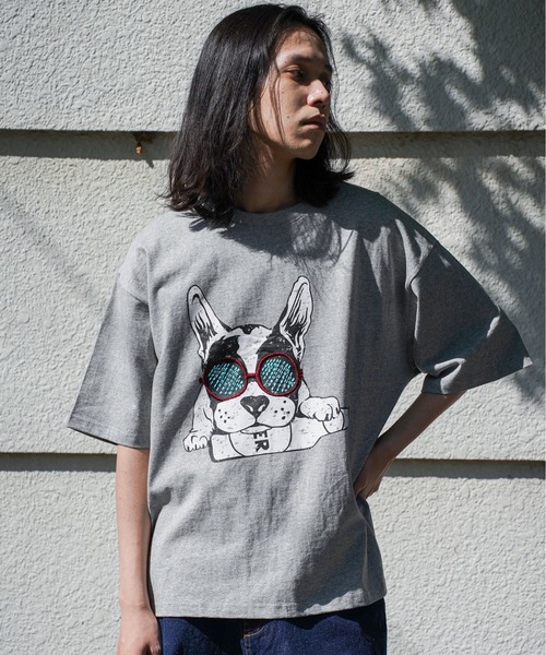 ATELANE(アテレーン)の「ATELANE / リラックスフィット プリント刺繍 クルーネック Tシャツ /アソート(Tシャツ/カットソー・メンズ・ブラック系その他2/グレー系その他/ホワイト系その他/グレー系その他3/グレー系その他2/ホワイト系その他4/杢グレー/ホワイト系その他2/ブラック系その他/ブラック系その他5/ブラック系その他3/ホワイト/ブラック/チャコールグレー/ブラック系その他4/ホワイト系その他3・LARGE/X-LARGE/MEDIUM)」の16枚目の写真