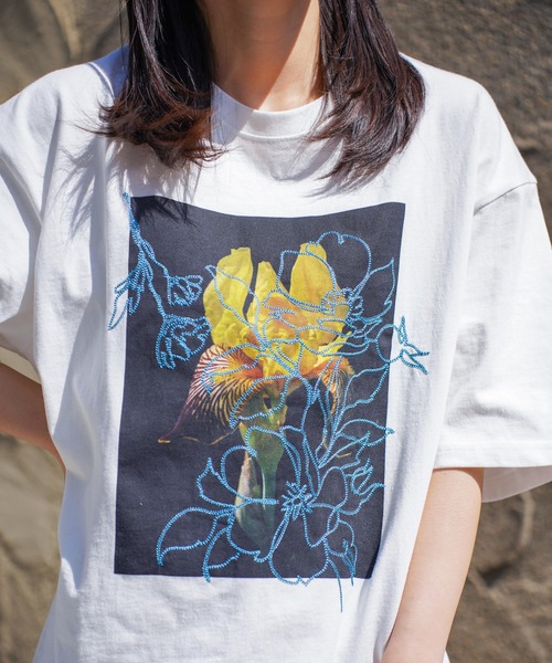 ATELANE(アテレーン)の「ATELANE / リラックスフィット プリント刺繍 クルーネック Tシャツ /アソート(Tシャツ/カットソー・メンズ・ブラック系その他2/グレー系その他/ホワイト系その他/グレー系その他3/グレー系その他2/ホワイト系その他4/杢グレー/ホワイト系その他2/ブラック系その他/ブラック系その他5/ブラック系その他3/ホワイト/ブラック/チャコールグレー/ブラック系その他4/ホワイト系その他3・LARGE/X-LARGE/MEDIUM)」の17枚目の写真