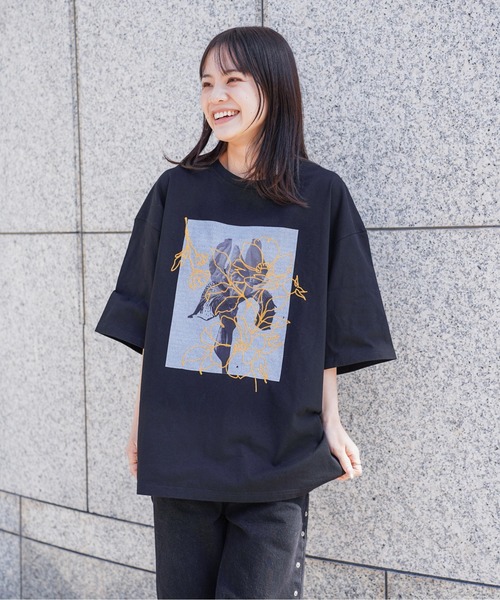 ATELANE(アテレーン)の「ATELANE / リラックスフィット プリント刺繍 クルーネック Tシャツ /アソート(Tシャツ/カットソー・メンズ・ブラック系その他2/グレー系その他/ホワイト系その他/グレー系その他3/グレー系その他2/ホワイト系その他4/杢グレー/ホワイト系その他2/ブラック系その他/ブラック系その他5/ブラック系その他3/ホワイト/ブラック/チャコールグレー/ブラック系その他4/ホワイト系その他3・LARGE/X-LARGE/MEDIUM)」の22枚目の写真