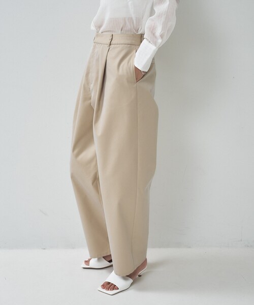 GALLEST（ギャレスト）の「フロントタックチノパン（その他パンツ・レディース・ベージュ/カーキ・40/38/36）」の2枚目の写真