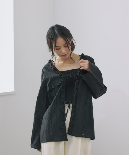 Alumu.(エルム)の「AM650301フリルVネックシアーブラウス(シャツ/ブラウス・レディース・ブラック/オフホワイト・FREE)」の9枚目の写真