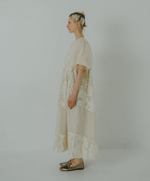 et.UNiVER(エトユニベール)の「Bloom jacquard dress(ドレス・レディース・ピンク/アイボリー/ブラック・MEDIUM/M-Short/M-Long)」の5枚目の写真