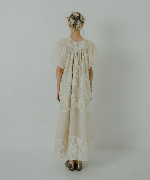 et.UNiVER(エトユニベール)の「Bloom jacquard dress(ドレス・レディース・ピンク/アイボリー/ブラック・MEDIUM/M-Short/M-Long)」の6枚目の写真