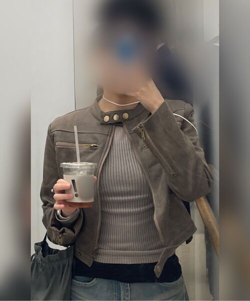 MUSINSA STANDARD WOMAN（ムシンサスタンダードウーマン）の「ウィメンズバーティカルシアーボートネック長袖Tシャツ[トープ]（Tシャツ/カットソー・レディース・その他・X-SMALL/SMALL/MEDIUM）」の4枚目の写真