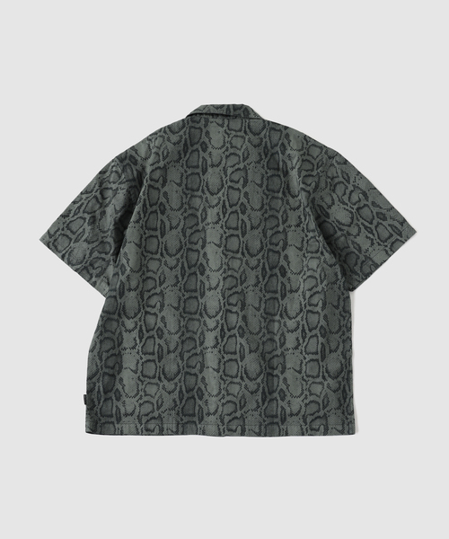Carhartt WIP(カーハートダブリューアイピー)の「CARHARTT WIP / カーハート ダブリューアイピー S/S SNAKE CAMO SHIRT(シャツ/ブラウス・メンズ・オリーブ・LARGE/MEDIUM)」の2枚目の写真