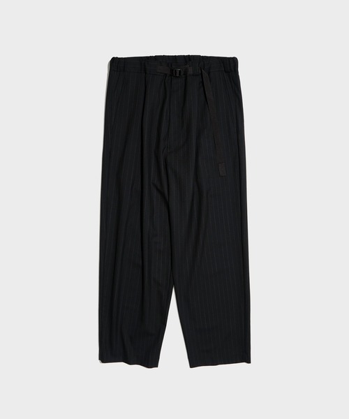 UJOH(ウジョー)の「【UJOH HOMME/ウジョーオム】別注Tape-Belt 1 Tuck PNT(スラックス・メンズ・ベージュ/ブラック・4/5)」の2枚目の写真