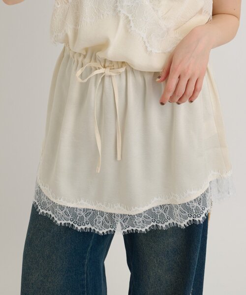 w closet(ダブルクローゼット)の「【3色展開】Vレースキャミワンピース(ワンピース・レディース・イエロー/アイボリー/ブラック・FREE)」の8枚目の写真