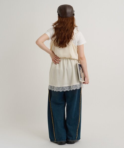 w closet(ダブルクローゼット)の「【3色展開】Vレースキャミワンピース(ワンピース・レディース・イエロー/アイボリー/ブラック・FREE)」の15枚目の写真