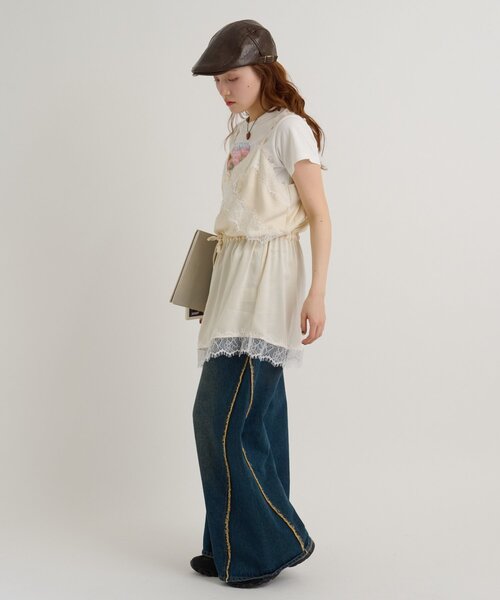 w closet(ダブルクローゼット)の「【3色展開】Vレースキャミワンピース(ワンピース・レディース・イエロー/アイボリー/ブラック・FREE)」の16枚目の写真