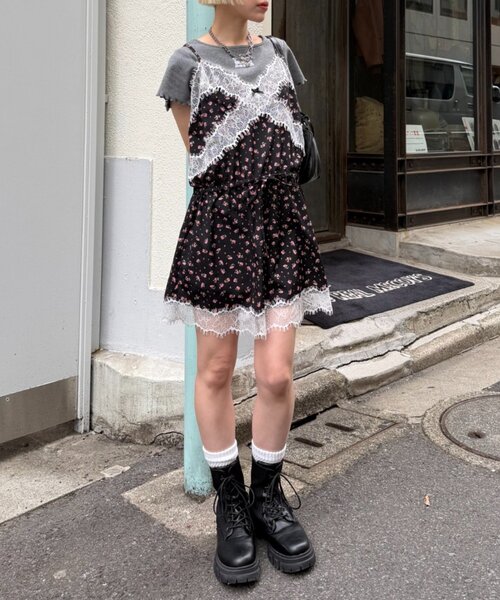 w closet(ダブルクローゼット)の「【3色展開】Vレースキャミワンピース(ワンピース・レディース・イエロー/アイボリー/ブラック・FREE)」の17枚目の写真