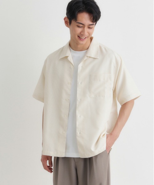 Right-on(ライトオン)の「PLUS ONE(プラスワン)オックスストライプ半袖シャツ(シャツ/ブラウス・メンズ・グリーン/ベージュ/ブルー・M/L/XL/S)」の2枚目の写真