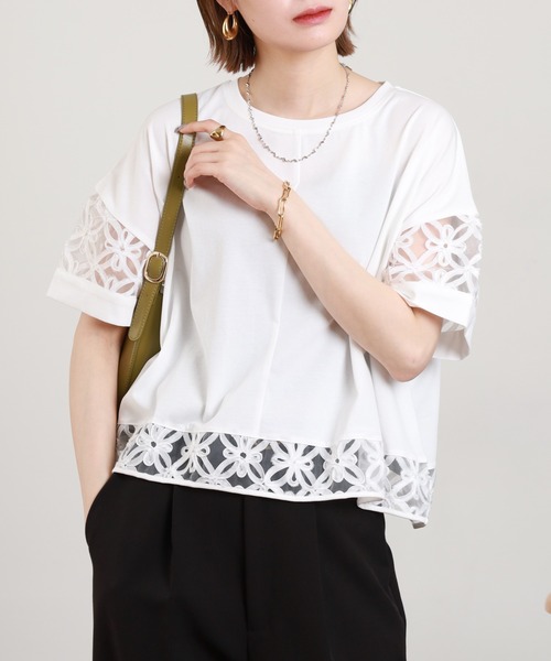EGLANTINE(エグランティーヌ)の「EGLANTINE フラワーレース切り替えカットソー(Tシャツ/カットソー・レディース・ブラック/グレイッシュブルー/オフホワイト・38)」の3枚目の写真