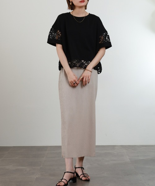 EGLANTINE(エグランティーヌ)の「EGLANTINE フラワーレース切り替えカットソー(Tシャツ/カットソー・レディース・ブラック/グレイッシュブルー/オフホワイト・38)」の16枚目の写真