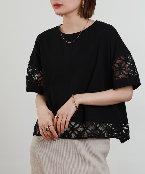 EGLANTINE(エグランティーヌ)の「EGLANTINE フラワーレース切り替えカットソー(Tシャツ/カットソー・レディース・ブラック/グレイッシュブルー/オフホワイト・38)」の11枚目の写真