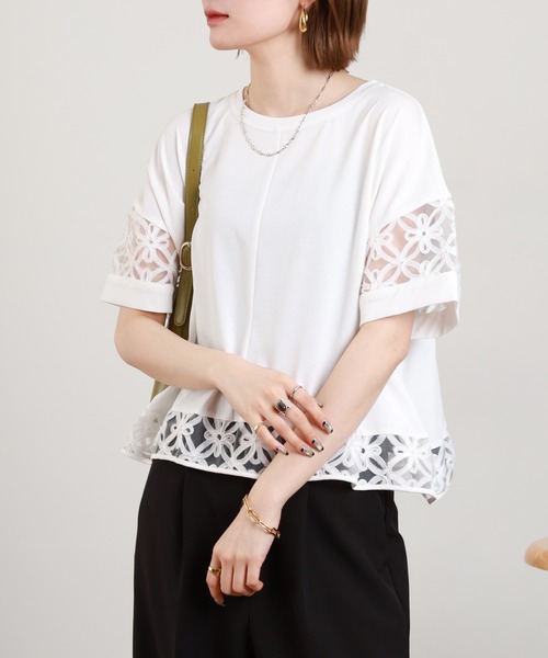EGLANTINE(エグランティーヌ)の「EGLANTINE フラワーレース切り替えカットソー(Tシャツ/カットソー・レディース・ブラック/グレイッシュブルー/オフホワイト・38)」の5枚目の写真