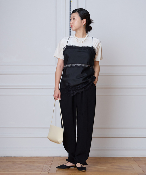 IENA LA BOUCLE(イエナラブークル)の「IENA LA BOUCLE サテンレースコンビキャミソール(キャミソール・レディース・ブラック/ベージュ系その他・FREE)」の3枚目の写真