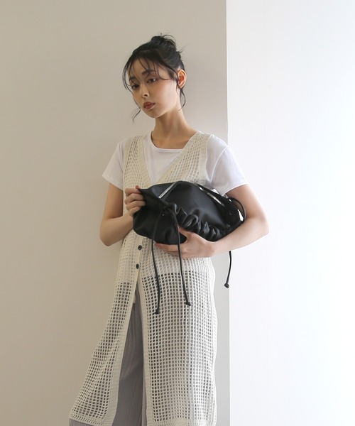 No one knows（ノーワンノーズ）の「ZOZO限定 ギャザーハーフムーンバッグ（トートバッグ・レディース・ブラック/ライトブラウン・FREE）」の13枚目の写真