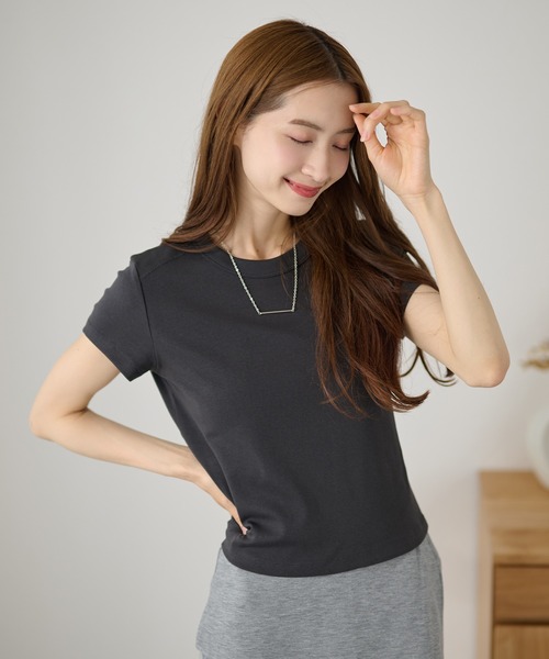DAYRA(デイラ)の「無地 半袖 コンパクト Tシャツ トップス(Tシャツ/カットソー・レディース・ホワイト/チャコールグレー/ライトグレー/ブラック/ブラウン/イエロー・FREE)」の3枚目の写真