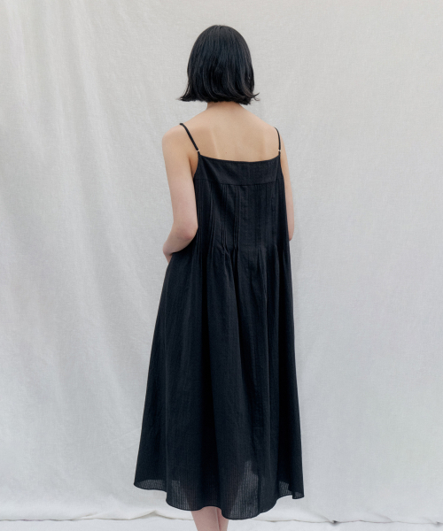 STEP AROUND（ステップアラウンド）の「Pintuck Button Slip Dress_BLACK（ワンピース・レディース・その他・FREE）」の2枚目の写真