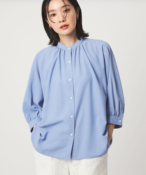 green label relaxing(グリーンレーベルリラクシング)の「【WEB限定】<at ease>ノーカラー ギャザー ブラウス UVカット 通気性(シャツ/ブラウス・レディース・ダークグレー/ホワイト/コバルトブルー・FREE)」の3枚目の写真
