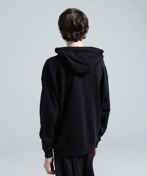 Y-3（ワイスリー）の「Y-3 FRENCH TERRY LIQUID LOGO HOODIE（パーカー・メンズ・ブラック・SMALL/MEDIUM/LARGE/X-LARGE/X-SMALL/XX-SMALL/XX-LARGE）」の3枚目の写真