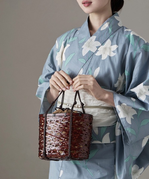 asaka(アサカ)の「巾着付きブラウンかごバッグ 浴衣用(かごバッグ・レディース・ピンク/ライトブルー/ワインレッド/マスタード/アイボリー・FREE)」の7枚目の写真