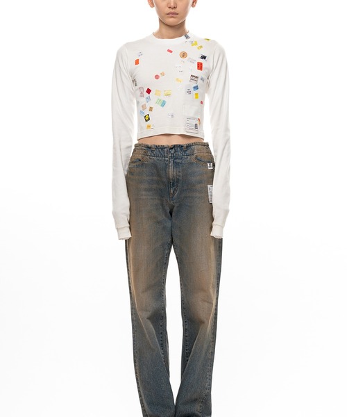 Maison MIHARA YASUHIRO（メゾンミハラヤスヒロ）の「Price Tag Sticker Printed Cropped Long Sleeve T-shirt（Tシャツ/カットソー・レディース・ホワイト/ブラック・36/38/40）」の3枚目の写真
