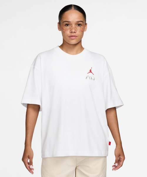 JORDAN BRAND(ジョーダンブランド)の「ジョーダン フライト ウィメンズ グラフィック T シャツ / Jordan Flight Women's Graphic T-Shirt IM7133-100 White(Tシャツ/カットソー・レディース・ホワイト・XL/L/XS/S/M)」の1枚目の写真