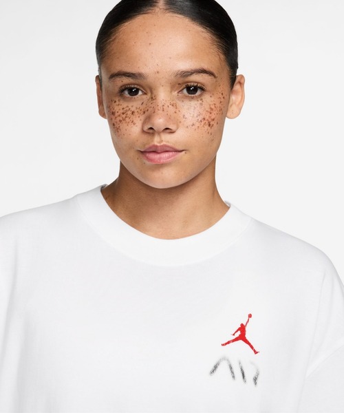 JORDAN BRAND(ジョーダンブランド)の「ジョーダン フライト ウィメンズ グラフィック T シャツ / Jordan Flight Women's Graphic T-Shirt IM7133-100 White(Tシャツ/カットソー・レディース・ホワイト・XL/L/XS/S/M)」の3枚目の写真