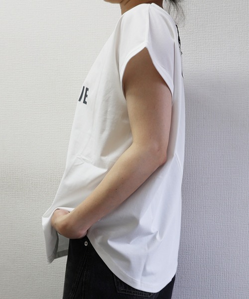LUMIRA（アパレル）（ルミラ）の「接触冷感シルケット風天竺　ロゴプリントプルオーバー（Tシャツ/カットソー・レディース・オフホワイト/グレー/チャコール・FREE）」の5枚目の写真