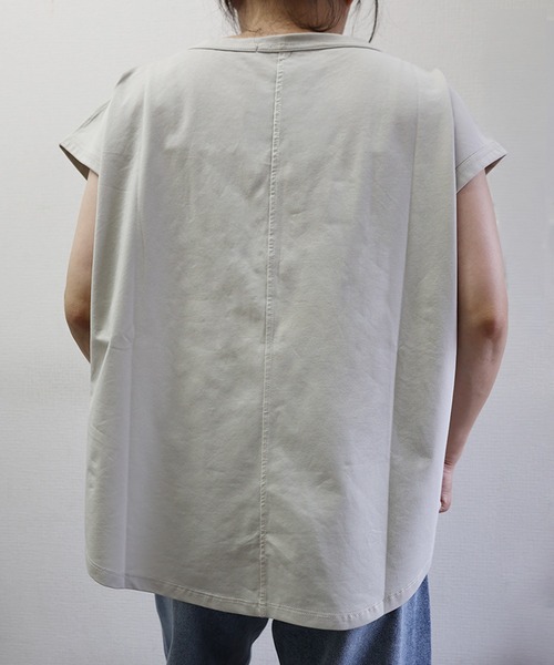 LUMIRA（アパレル）（ルミラ）の「接触冷感シルケット風天竺　ロゴプリントプルオーバー（Tシャツ/カットソー・レディース・オフホワイト/グレー/チャコール・FREE）」の10枚目の写真