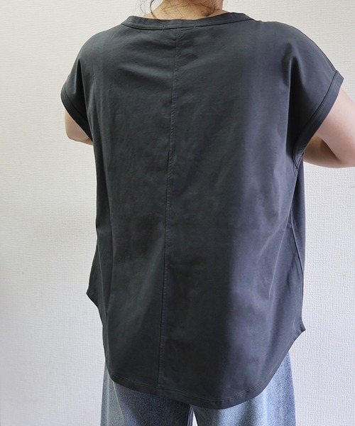 LUMIRA（アパレル）（ルミラ）の「接触冷感シルケット風天竺　ロゴプリントプルオーバー（Tシャツ/カットソー・レディース・オフホワイト/グレー/チャコール・FREE）」の12枚目の写真