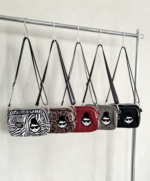 HAPPY FACE(ハッピーフェイス)の「エマ3F刺繍ショルダーBK(ショルダーバッグ・レディース・ブラック・ONE SIZE)」の4枚目の写真