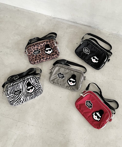 HAPPY FACE(ハッピーフェイス)の「エマ3F刺繍ショルダーBK(ショルダーバッグ・レディース・ブラック・ONE SIZE)」の5枚目の写真