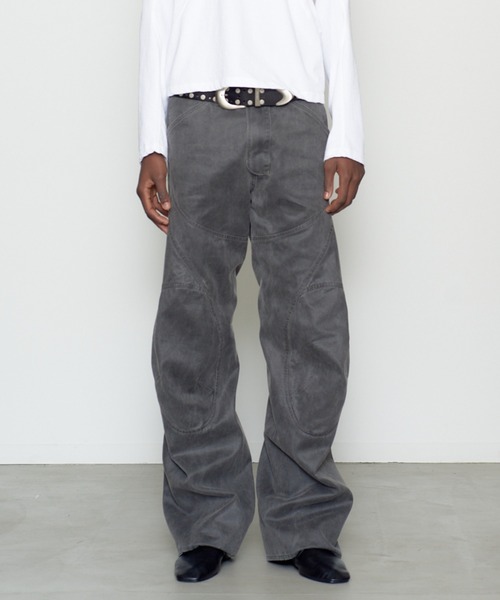 NVRFRGT(ネヴァーフォーゲット)の「PANELLED MOTO PANTS(デニムパンツ・メンズ・ブラウン/グレー・3/2)」の1枚目の写真