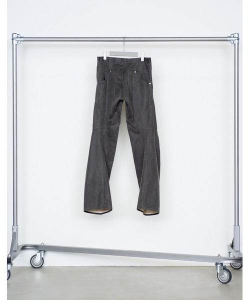 NVRFRGT(ネヴァーフォーゲット)の「PANELLED MOTO PANTS(デニムパンツ・メンズ・ブラウン/グレー・3/2)」の9枚目の写真