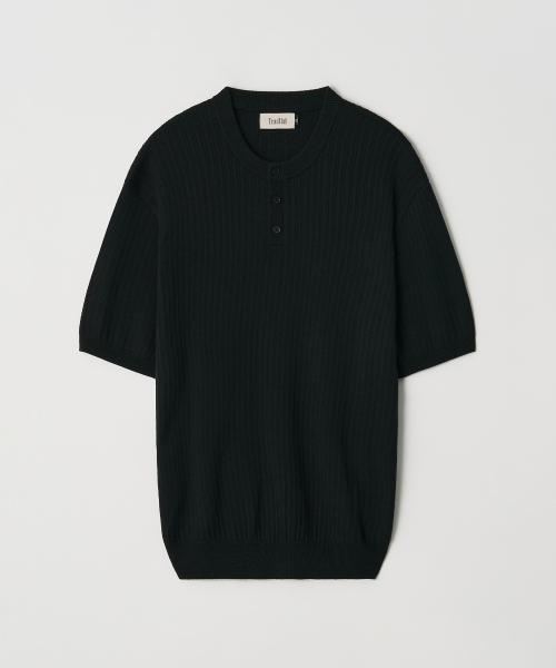 TRADCLUB(トラッドクラブ)の「ボタンダウンヘンリーネック半袖ニット5カラー(Tシャツ/カットソー・メンズ・ブラック/ホワイト/ベージュ/グレー/ネイビー・3XL/4XL/5XL/X-LARGE/XX-LARGE/LARGE/MEDIUM)」の6枚目の写真
