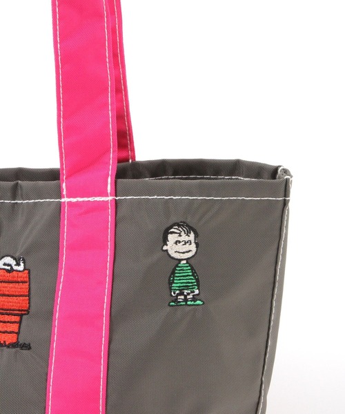 PEANUTS(ピーナッツ)の「【PEANUTS】刺繍トートMサイズ(WEB限定)(トートバッグ・レディース・ベージュ/ネイビー/グレー・0)」の13枚目の写真