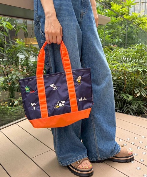 PEANUTS(ピーナッツ)の「【PEANUTS】刺繍トートMサイズ(WEB限定)(トートバッグ・レディース・ベージュ/ネイビー/グレー・0)」の5枚目の写真