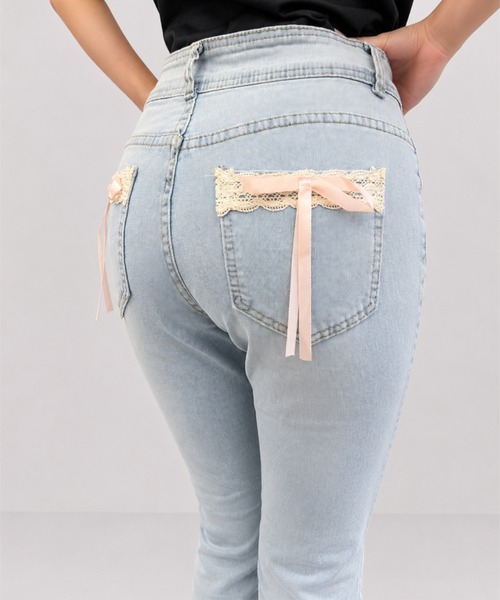 merrylatte（メリーラテ）の「バックリボンフレアデニムパンツ（デニムパンツ・レディース・ライトブルー・S/L）」の3枚目の写真