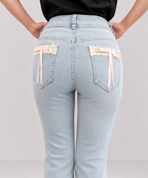 merrylatte（メリーラテ）の「バックリボンフレアデニムパンツ（デニムパンツ・レディース・ライトブルー・S/L）」の4枚目の写真