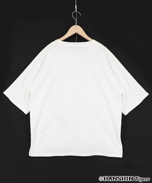 ScoLar(スカラー)の「462028:阪神タイガース×ScoLar スカラーと阪神タイガースMIXした柄Tシャツ(Tシャツ/カットソー・レディース・オフホワイト/ブラック・L/M)」の10枚目の写真