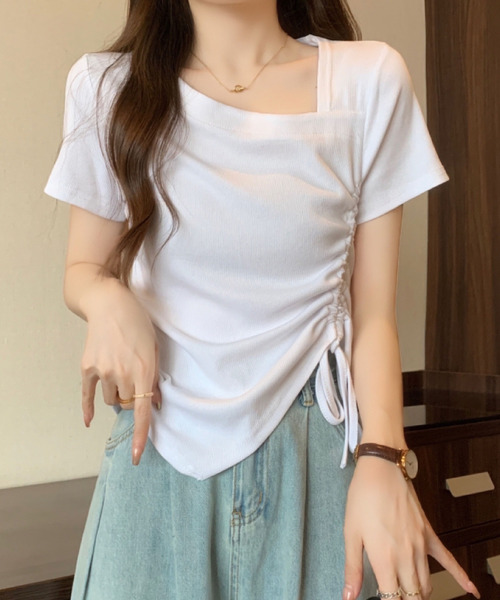 2ly2(トゥーリートゥー)の「アシンメトリーネック シャーリング 半袖リブTシャツ(Tシャツ/カットソー・レディース・ブラウン/ブラック/ホワイト・FREE)」の6枚目の写真