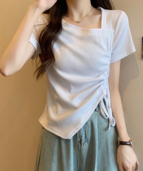 2ly2(トゥーリートゥー)の「アシンメトリーネック シャーリング 半袖リブTシャツ(Tシャツ/カットソー・レディース・ブラウン/ブラック/ホワイト・FREE)」の11枚目の写真